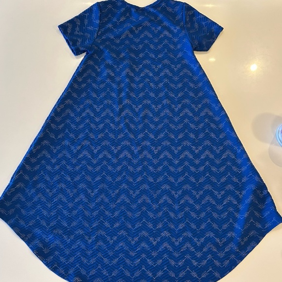 NWOT Lularoe Carly Dress, Blue With Silver Arrow Print, XS - Picture 2 of 7